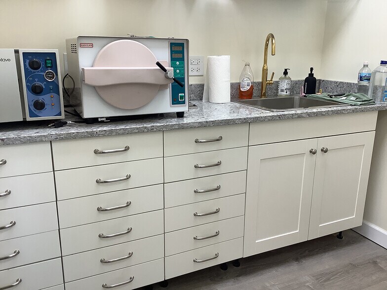 More Photos Of 4857 N Western Ave, Chicago Storefront Retail Residential For Lease