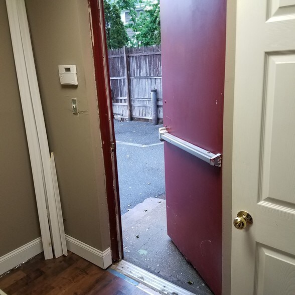 More Photos Of 1358-1360 Willis Ave, Albertson Freestanding For Sale