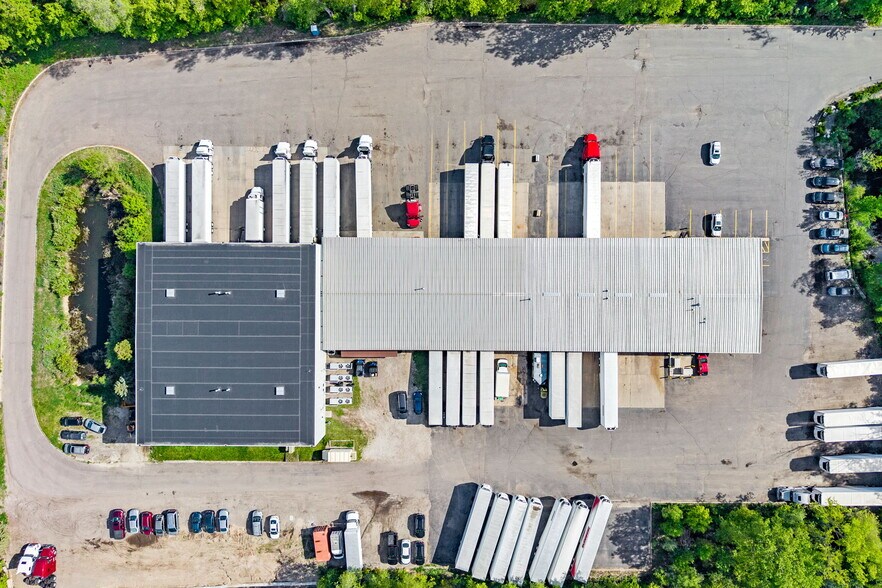 More Photos Of 8201 NE Hickory St, Minneapolis Truck Terminal For Sale