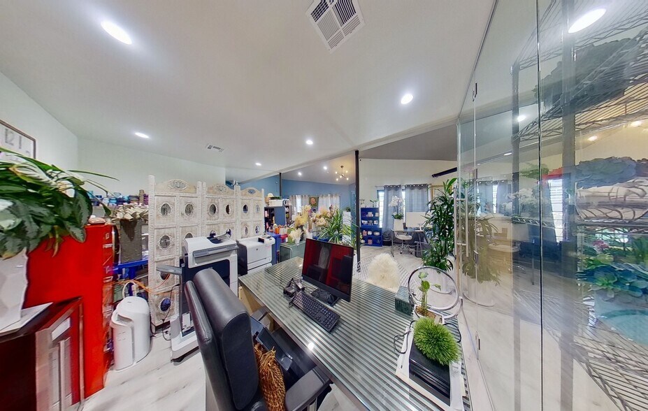 More Photos Of 10616-10622 Katella Ave, Anaheim Loft Creative Space For Sale