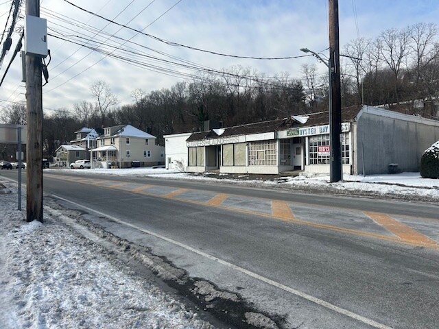 More Photos Of 42 Pine Hollow Rd, Oyster Bay Storefront For Sale