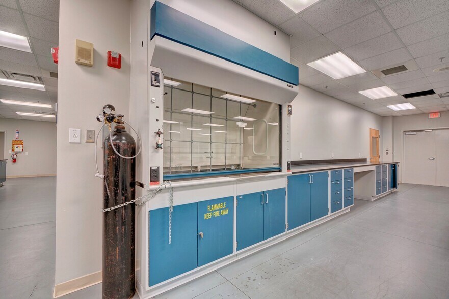 More Photos Of 2371 Wilroy Rd, Suffolk Flex For Sale