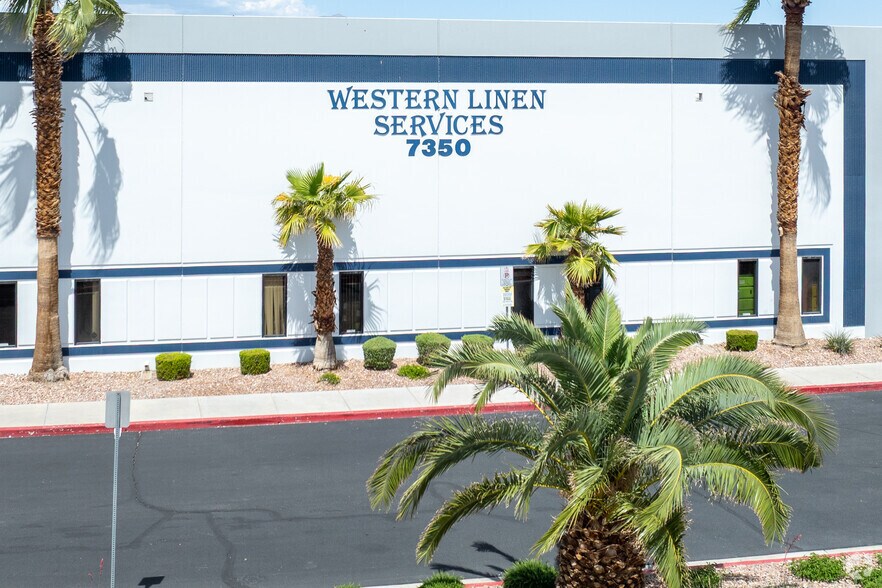 More Photos Of 7350 Prairie Falcon Rd, Las Vegas Warehouse For Lease