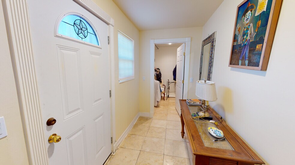 More Photos Of 1607 E 7th St, Austin Office For Sale