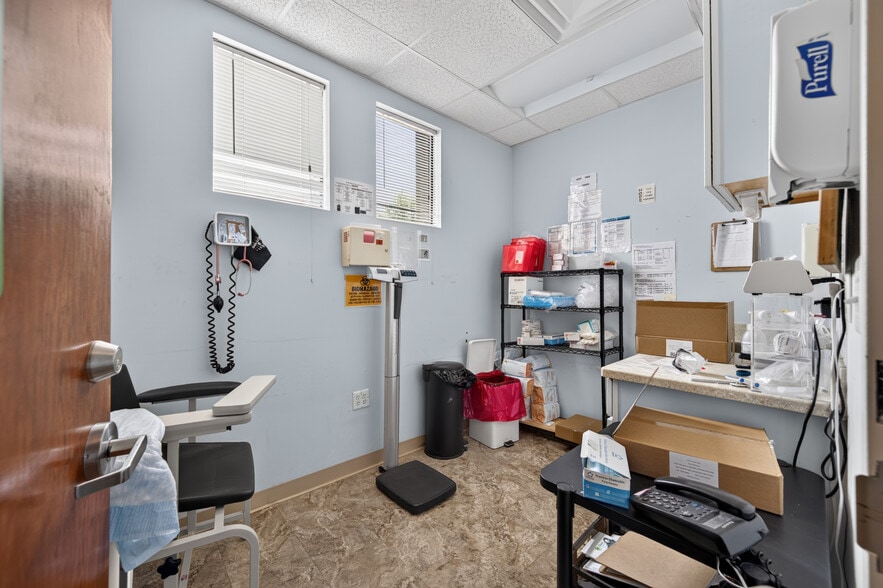 More Photos Of 15-21 School St, Quincy Medical For Sale