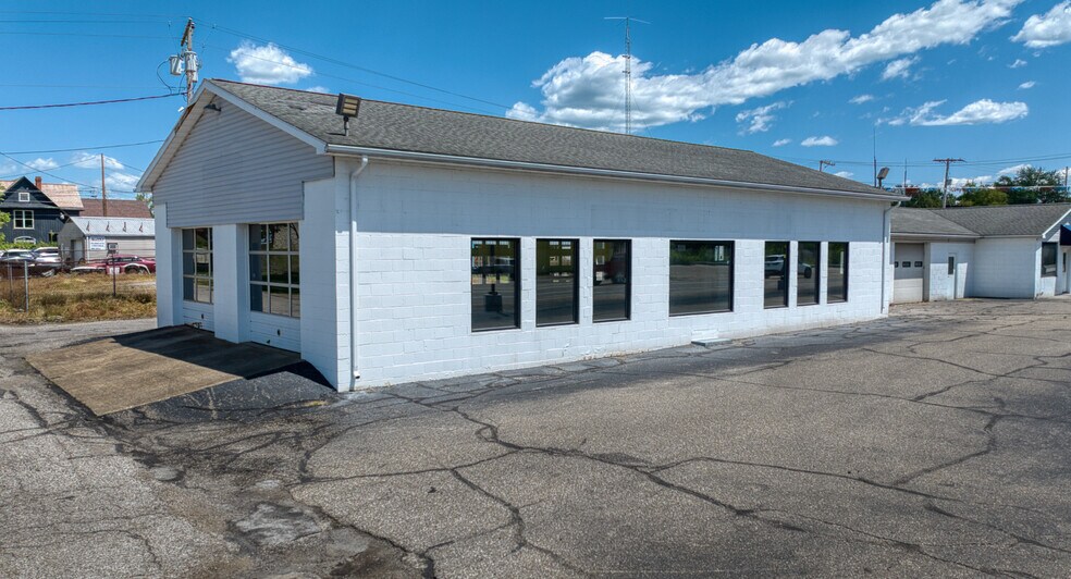 More Photos Of 100 W 3rd St, Williamstown Flex For Sale