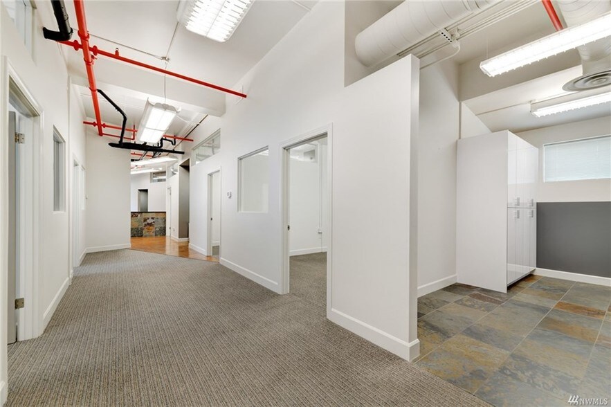 More Photos Of 4014-4020 Aurora Ave N, Seattle Apartments For Sale