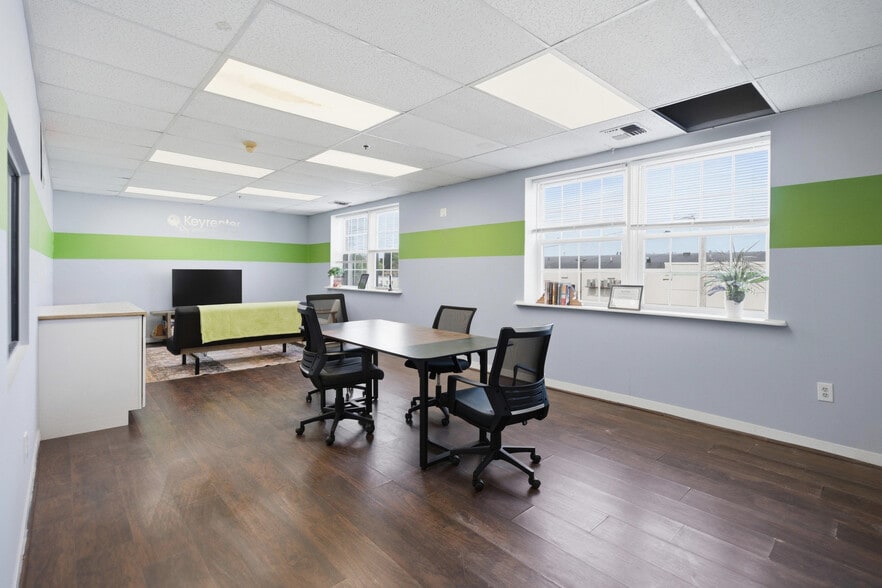More Photos Of 475 E Main St, Patchogue Medical For Sale