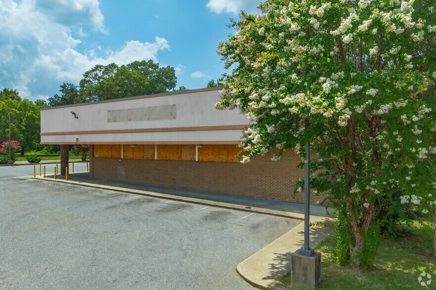 More Photos Of 3129 Thomas St, Memphis General Retail For Sale