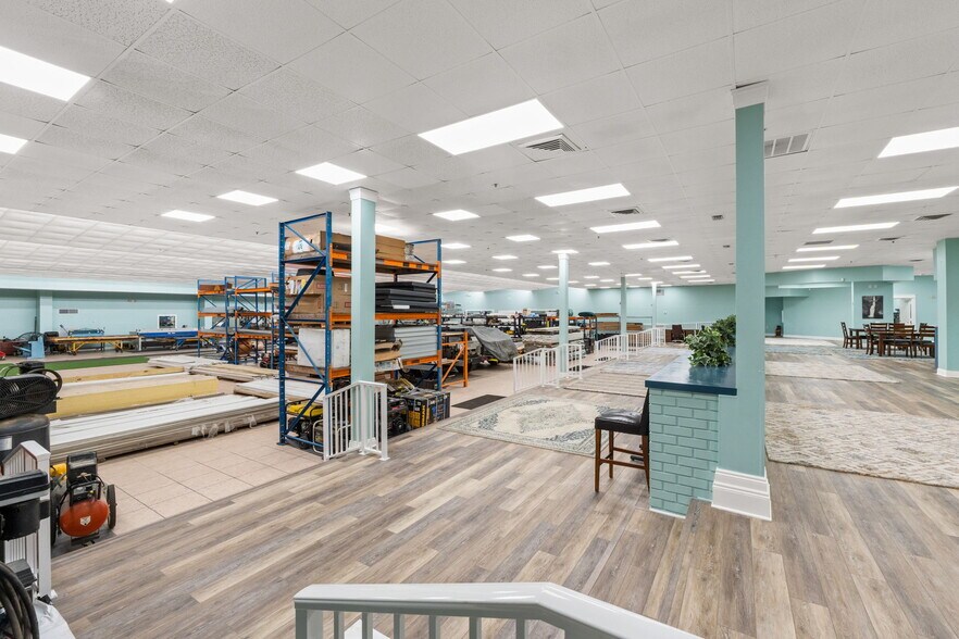 More Photos Of 5420 Hickory St, Panama City Office For Sale