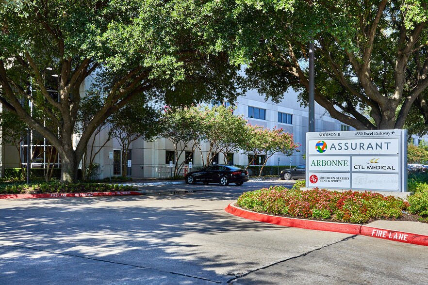 More Photos Of 4550 Excel Pky, Addison Light Manufacturing For Lease