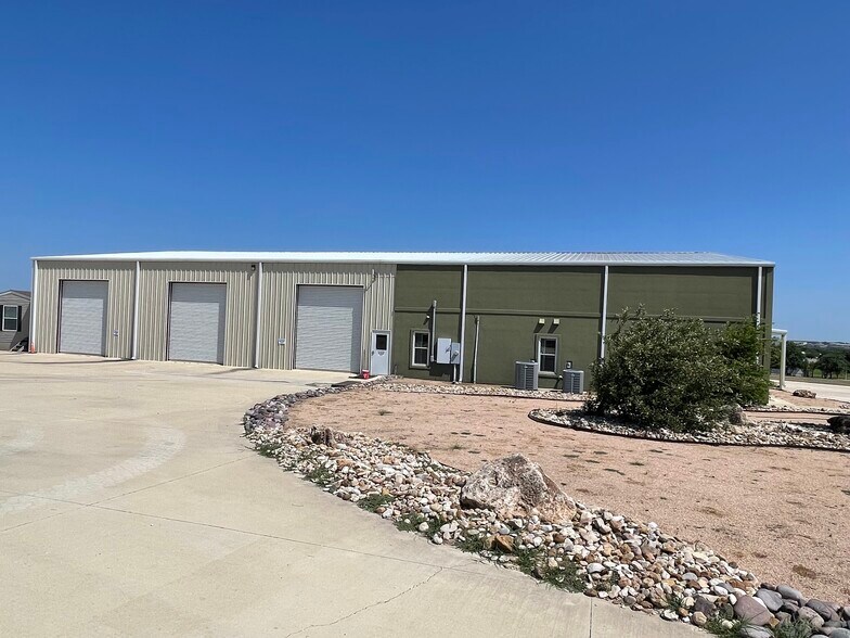 More Photos Of 2436 County Road 311, Jarrell Flex For Lease