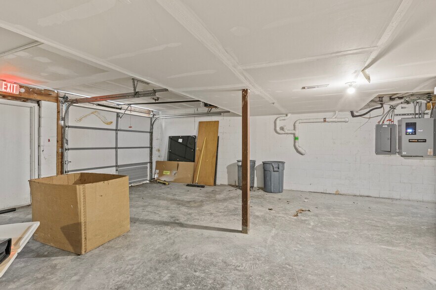 More Photos Of 160 Prosperous Pl, Lexington Medical For Sale