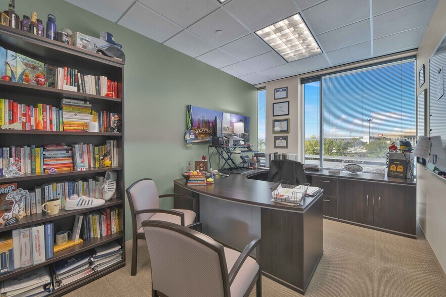 More Photos Of 681 Greens Pky, Houston Office For Lease