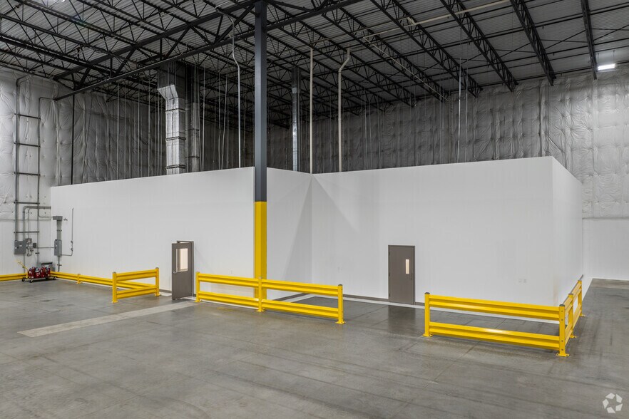 More Photos Of 9750 Commerce Cir, Kutztown Distribution For Lease