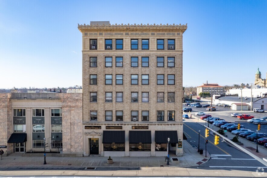 More Photos Of 13 Park Ave W, Mansfield Office For Lease