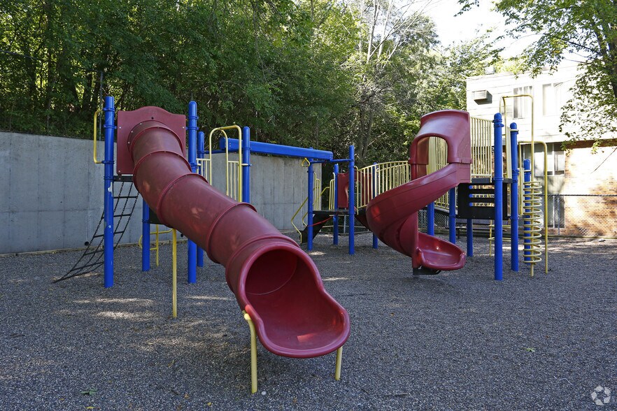 More Photos Of 2236 Lower Afton Rd, Saint Paul Apartments For Sale