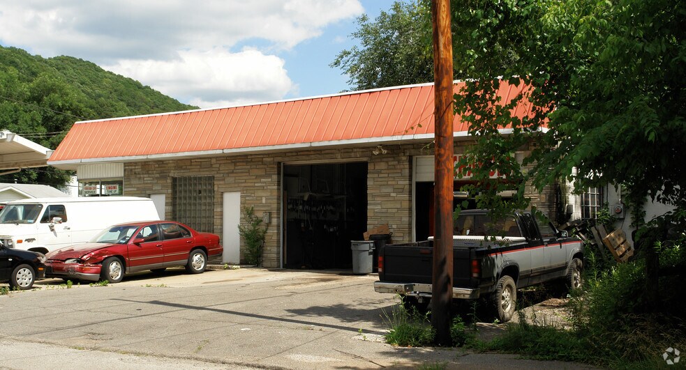 More Photos Of 804 Main Ave, Nitro Auto Repair For Sale