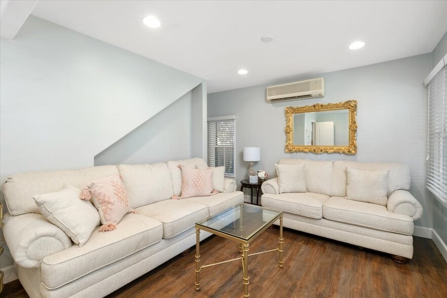 More Photos Of 136-140 W 3rd Ave, Escondido Office For Sale