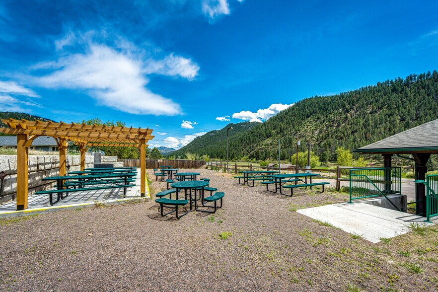 More Photos Of 16940 Pine Valley Rd, Pine Restaurant For Sale