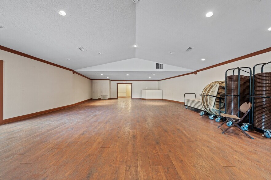 More Photos Of 6401 Rock Creek Rd, Waco Freestanding For Sale