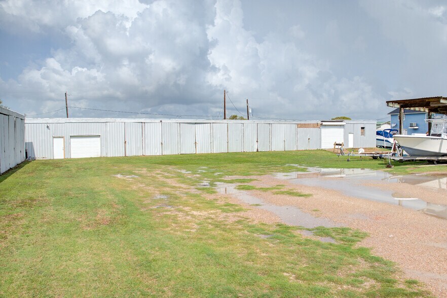 More Photos Of 205 Marine Way, Freeport Self Storage For Sale