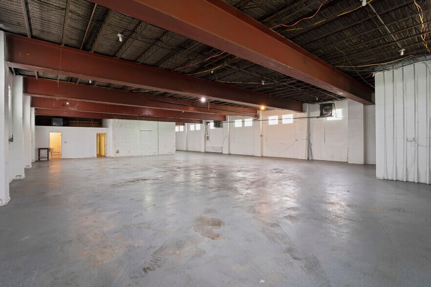 More Photos Of 414 E Lincoln Ave, Mc Donald Warehouse For Sale