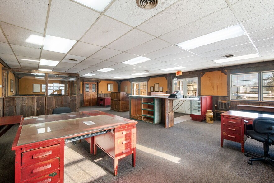 More Photos Of 690 S Lapeer Rd, Oxford Warehouse For Sale