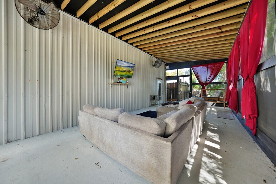 More Photos Of 2461 SW Highway 17, Arcadia Warehouse For Sale