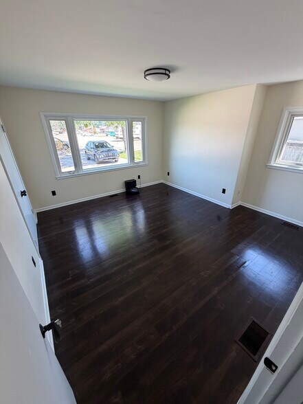 More Photos Of 45280 Cass Ave, Utica Loft Creative Space For Lease