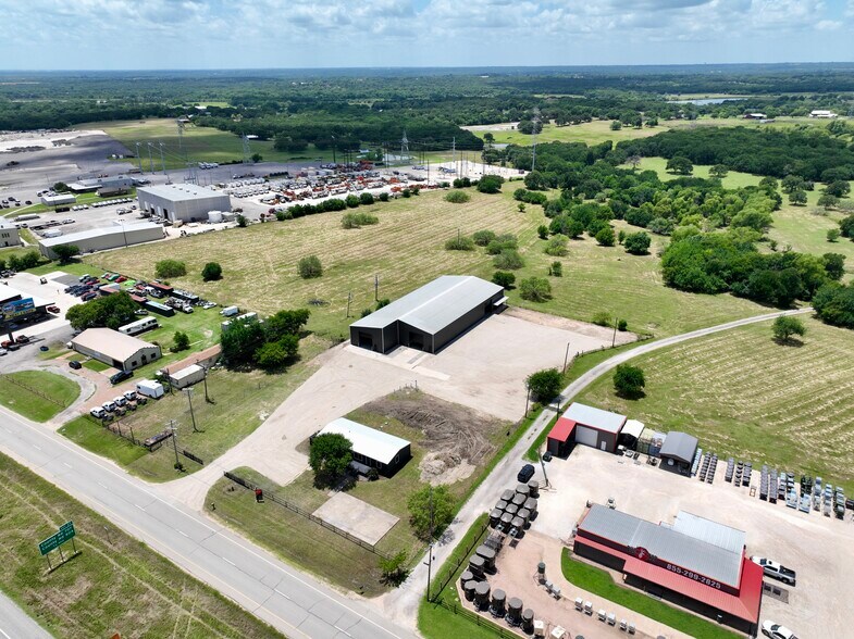 More Photos Of 4528 S Interstate 35, Alvarado Warehouse For Lease