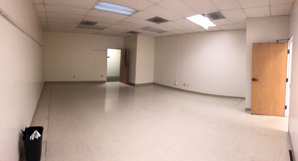 More Photos Of 7717 Edgewater Dr, Oakland Office For Sale