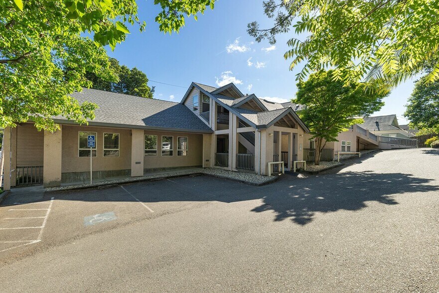 More Photos Of 7300 Healdsburg Ave, Sebastopol Office For Lease