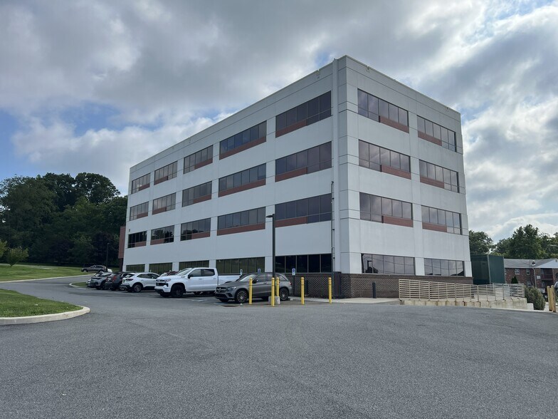 Primary Photo Of 700 W Lea Blvd, Wilmington Medical For Sale