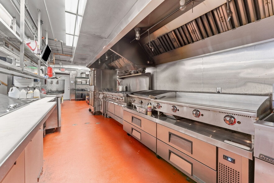More Photos Of 119 Washington St, Plainville Restaurant For Lease