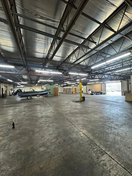 More Photos Of 623 Circle Dr, Iron Mountain Industrial For Sale