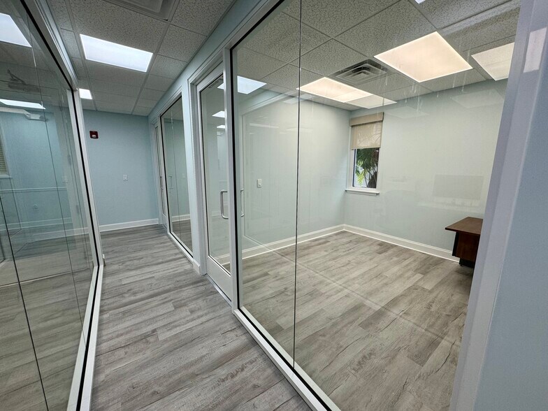 More Photos Of 100 SW Albany Ave, Stuart Office Residential For Lease
