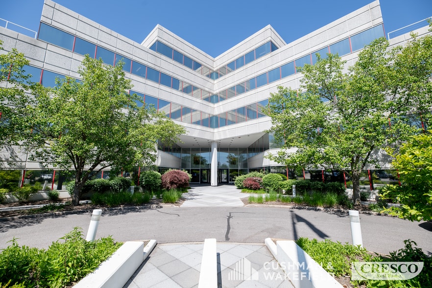 More Photos Of 3401 Enterprise Pky, Beachwood Office For Lease