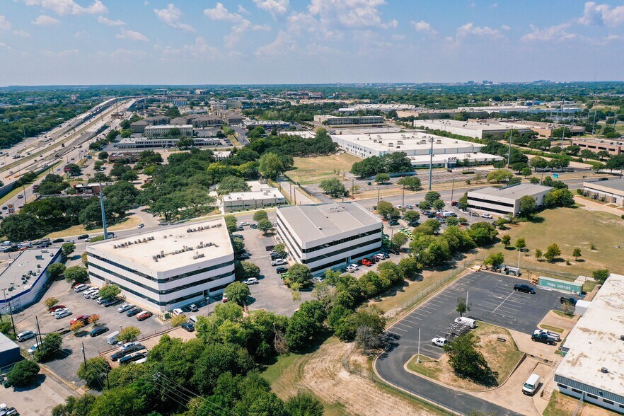 More Photos Of 7901 Cameron Rd, Austin Unknown For Lease