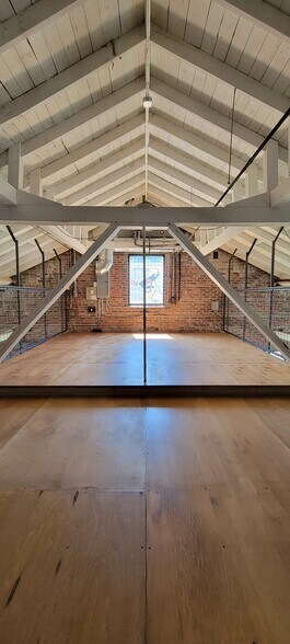 More Photos Of 4 Foundy St, Asheville Office For Lease