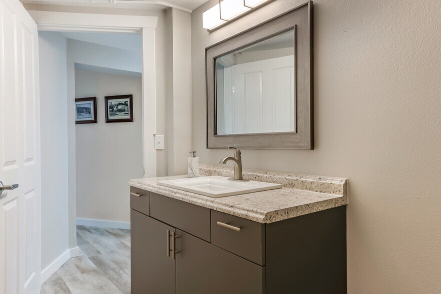 More Photos Of 8045 Birch Bay Dr, Blaine Office Residential For Sale