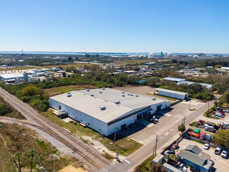 More Photos Of 5115 Hartford St, Tampa Manufacturing For Sale