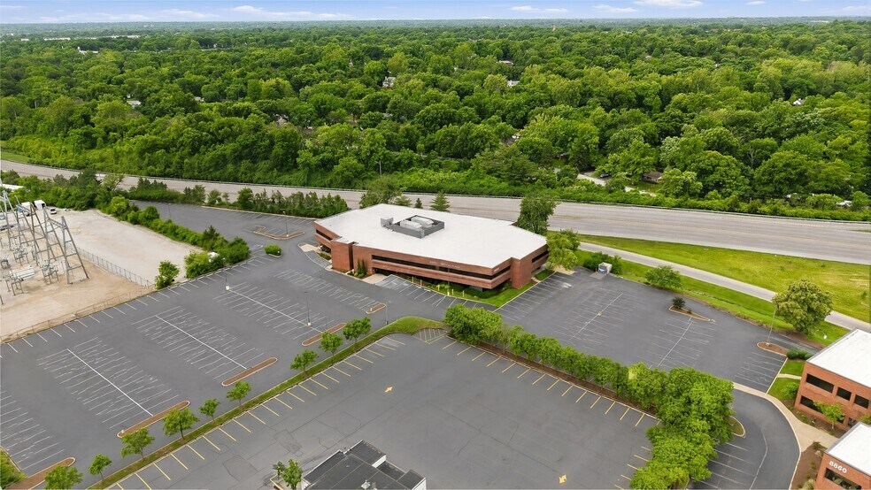 More Photos Of 8888 Ladue Rd, Ladue Medical For Lease