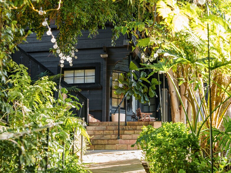 More Photos Of 1908 Hillcrest Rd, Los Angeles Apartments For Sale