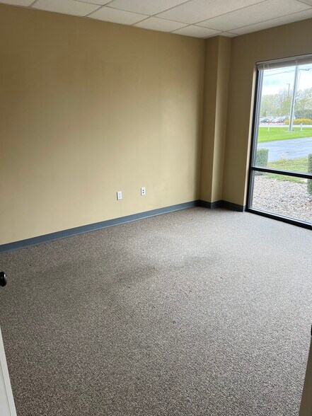 More Photos Of 265 E Bell Dr, Warsaw Distribution For Lease