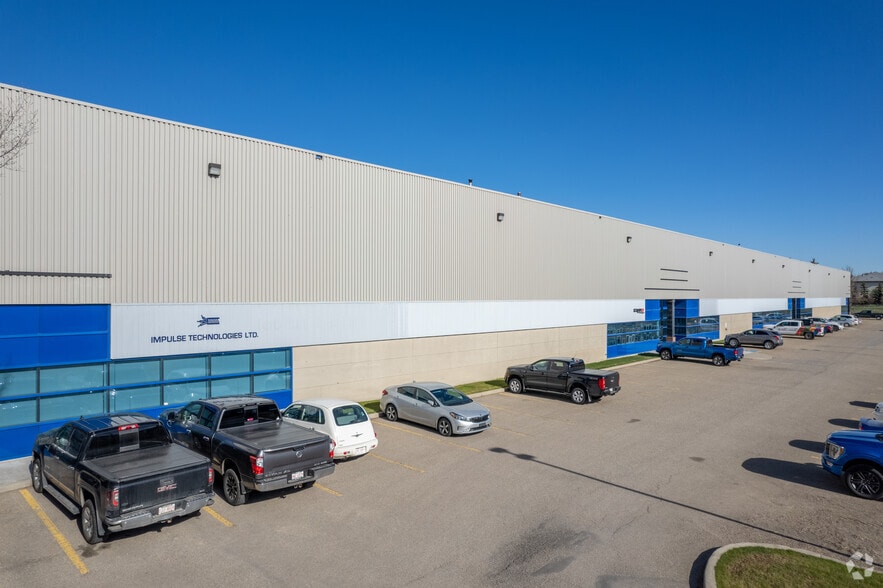 More Photos Of 2634 45th Ave SE, Calgary Warehouse For Lease