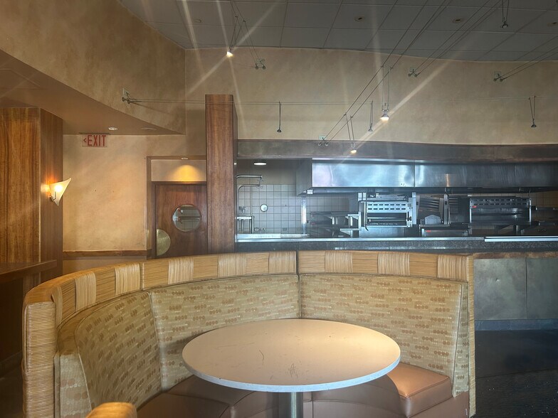 More Photos Of 1857 King St S, Honolulu Medical For Sale