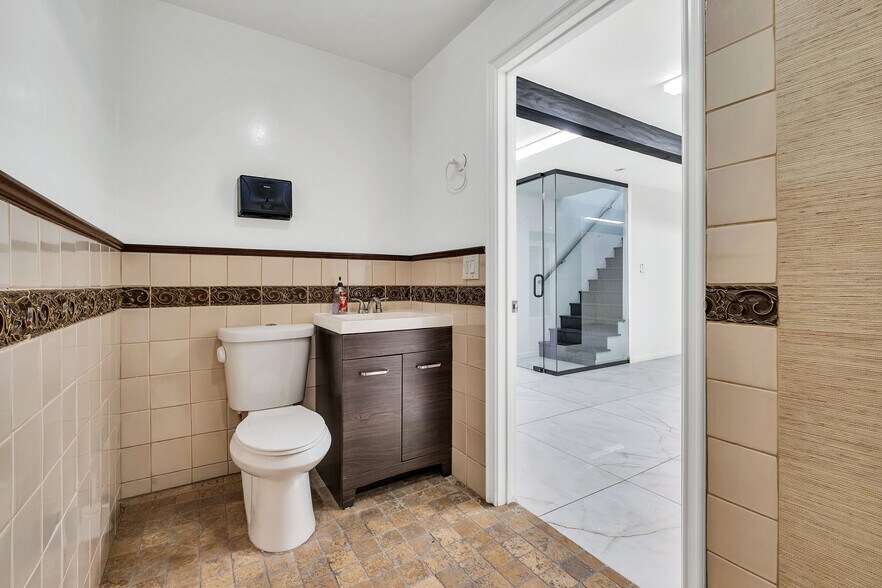 More Photos Of 8100 Electric Ave, Stanton Warehouse For Sale