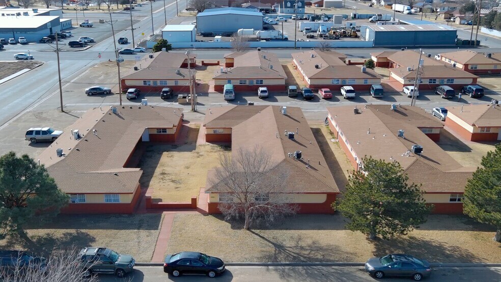 More Photos Of 1725 E 1st St, Dumas Multifamily For Sale