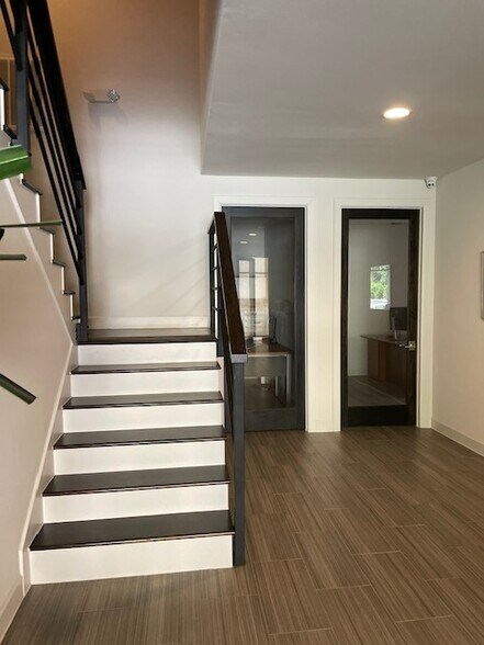 More Photos Of 26207 Oak Ridge Dr, Spring Medical For Lease